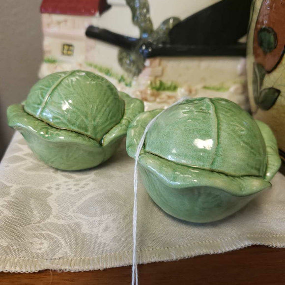 Cabbage salt and pepper shakers
