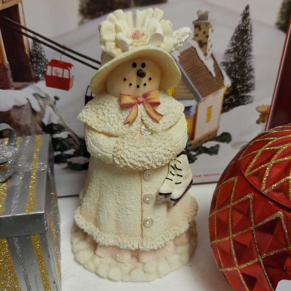Plum Pudding Snowwoman